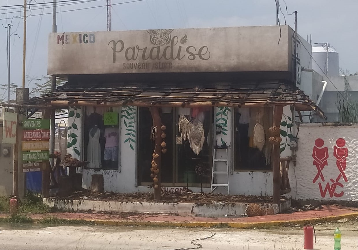 Se incendia tienda de artesanías en salida de Kantunilkín